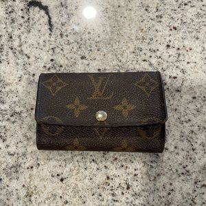 Louis Vuitton Key Holder (Authentic)